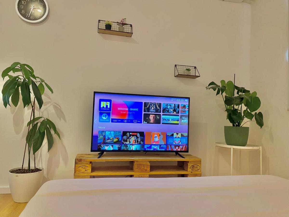 Lucas Central Oasis Studios Tiran Dış mekan fotoğraf